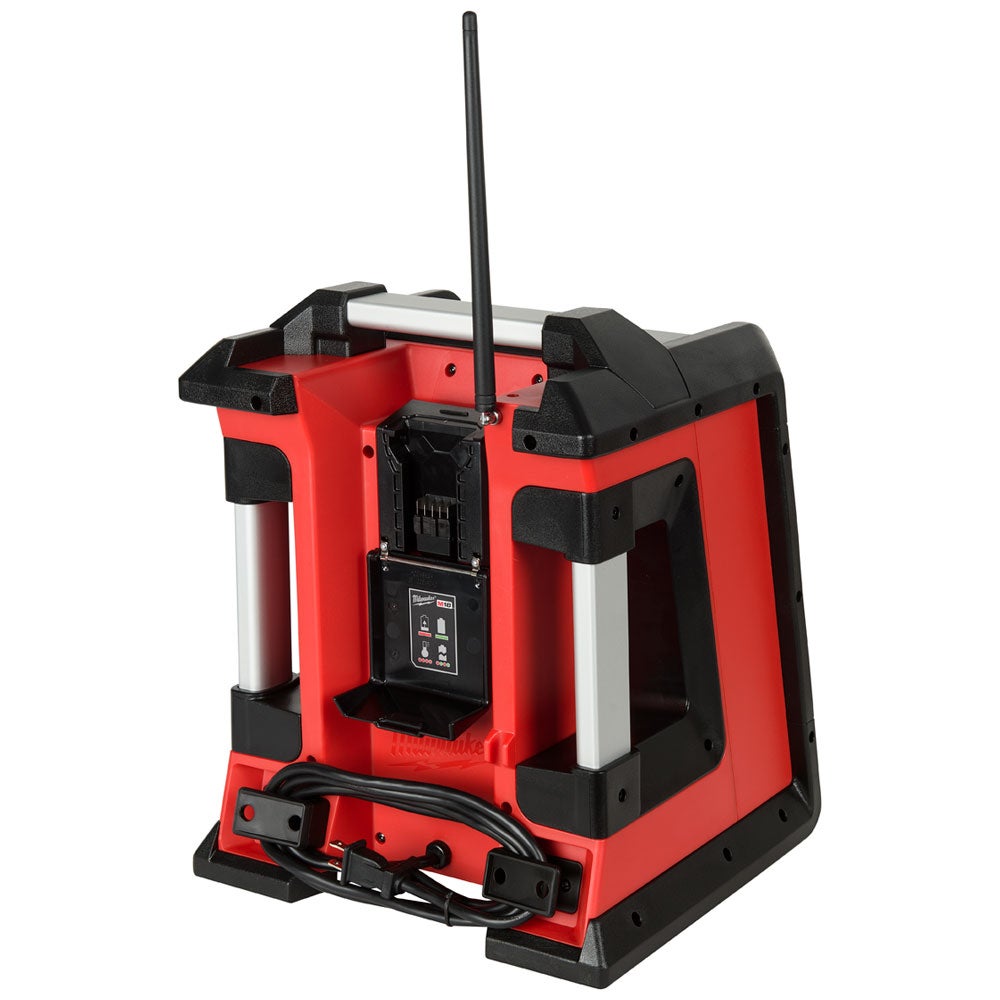 Milwaukee 18v radio bluetooth charger outlet